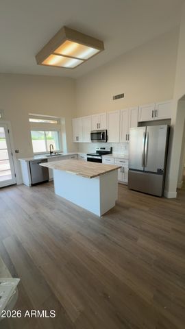 138 W EL FREDA Road, Tempe, AZ 85284