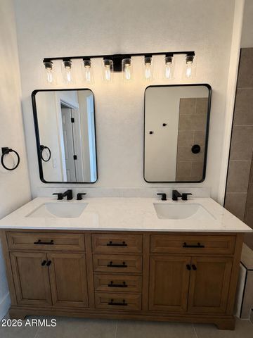 138 W EL FREDA Road, Tempe, AZ 85284