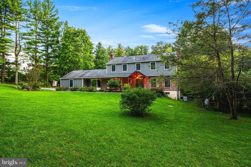 9 OLD COVERED BRIDGE RD, NEWTOWN SQUARE, PA 19073 — exterior