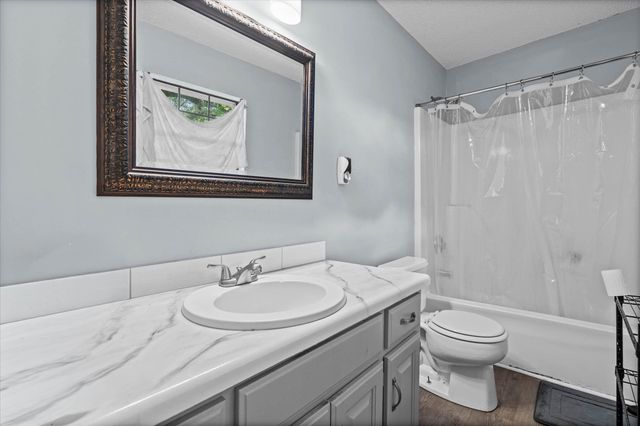 1469 Mamie Dr, Mobile, AL 36618