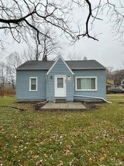 3021 N Grand River Avenue, Lansing, MI 48906