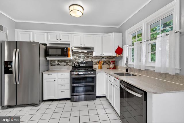 2422 PARKWAY, Cheverly, MD 20785