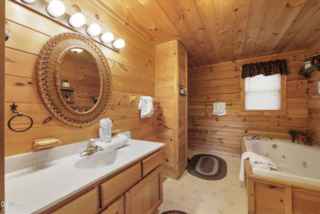 1590 Sky View Drive, Sevierville, TN 37876