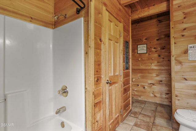 1590 Sky View Drive, Sevierville, TN 37876