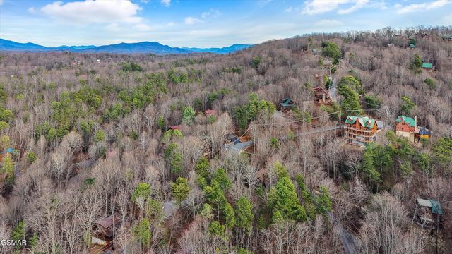1590 Sky View Drive, Sevierville, TN 37876