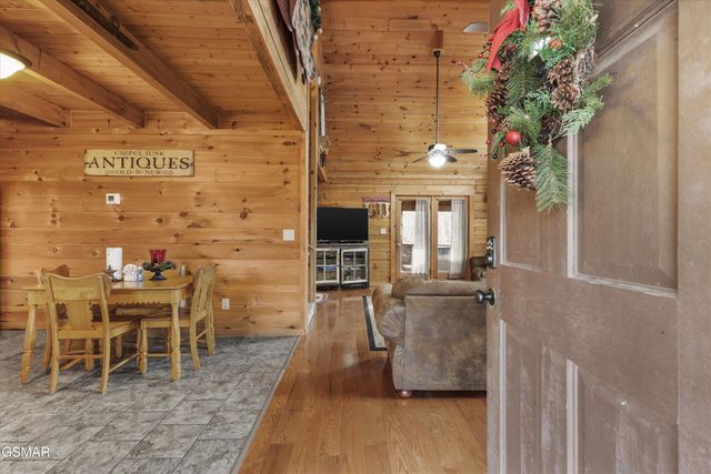 1590 Sky View Drive, Sevierville, TN 37876