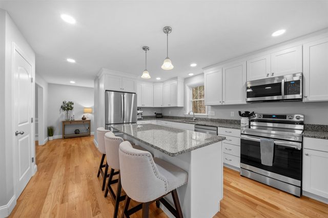 4 Lorelai Way, Nashua, NH 03062