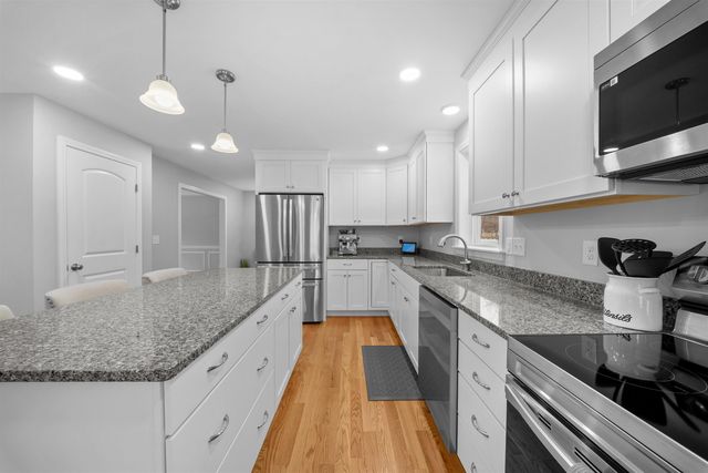 4 Lorelai Way, Nashua, NH 03062