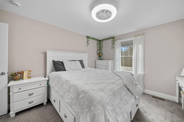 4 Lorelai Way, Nashua, NH 03062