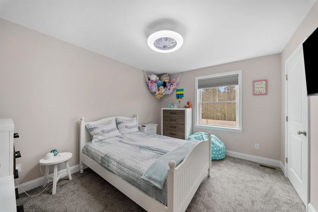4 Lorelai Way, Nashua, NH 03062
