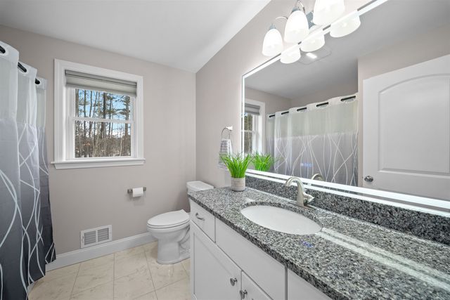4 Lorelai Way, Nashua, NH 03062