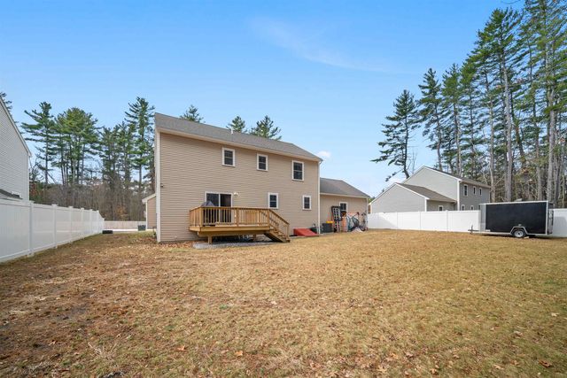 4 Lorelai Way, Nashua, NH 03062