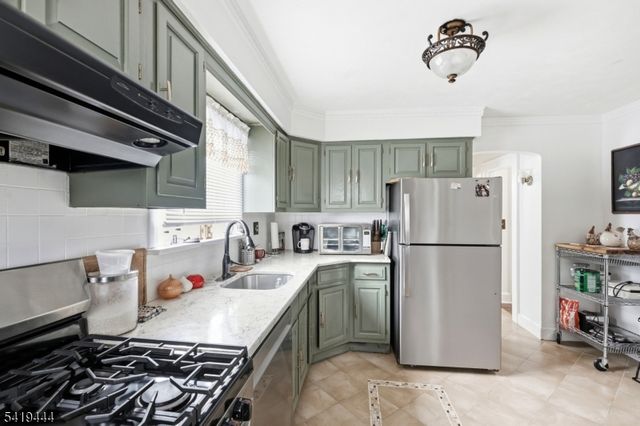 7 Henderson Blvd, Fair Lawn Boro, NJ 07410