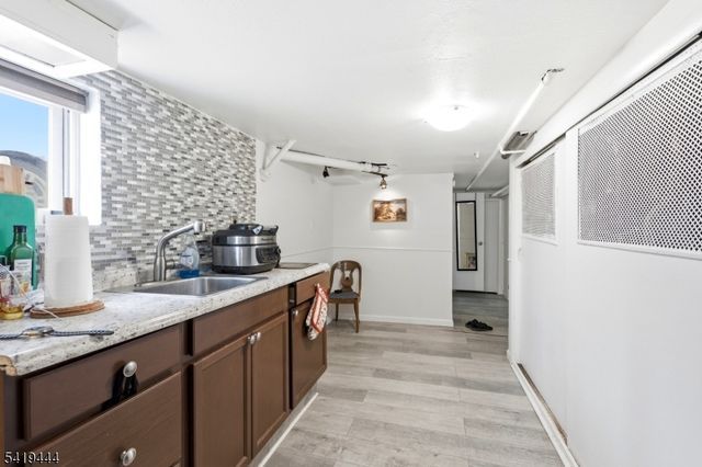 7 Henderson Blvd, Fair Lawn Boro, NJ 07410