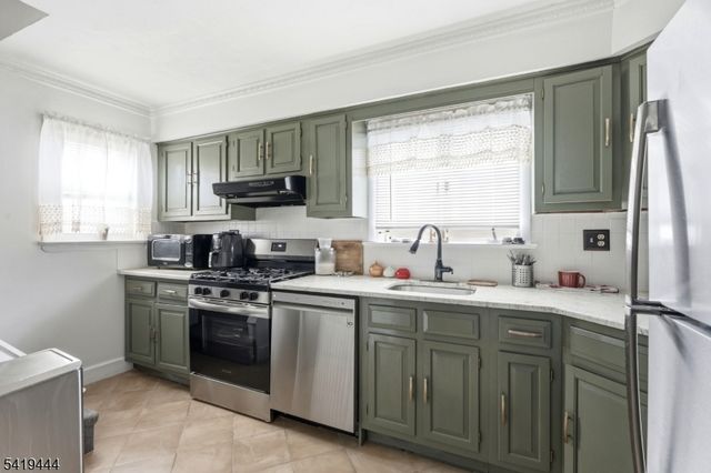 7 Henderson Blvd, Fair Lawn Boro, NJ 07410