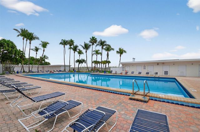 6345 Collins Ave 434, Miami Beach, FL 33141