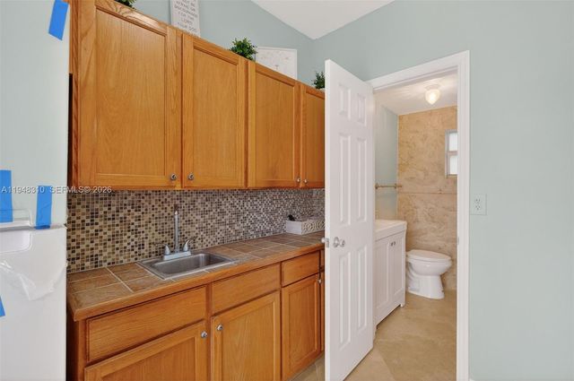 6345 Collins Ave 434, Miami Beach, FL 33141