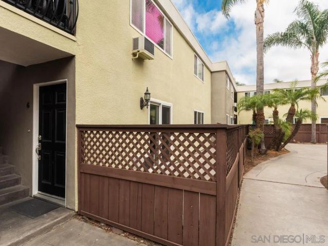 6666 Beadnell Way 6, San Diego, CA 92117