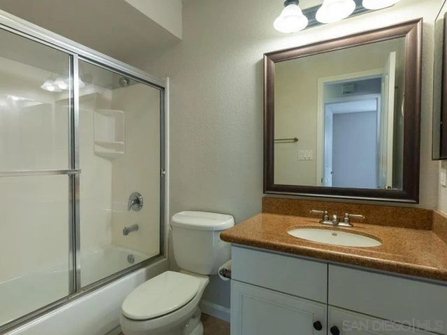 6666 Beadnell Way 6, San Diego, CA 92117