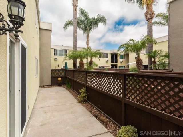 6666 Beadnell Way 6, San Diego, CA 92117