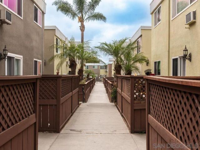 6666 Beadnell Way 6, San Diego, CA 92117