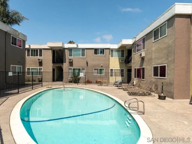 6666 Beadnell Way 6, San Diego, CA 92117