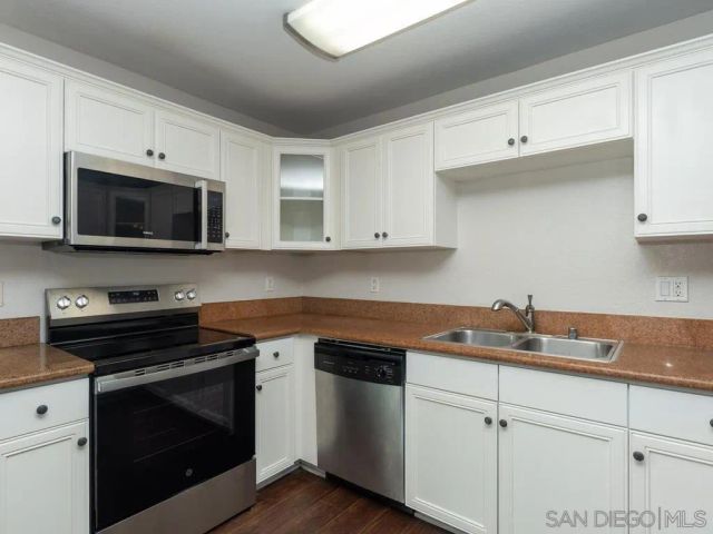6666 Beadnell Way 6, San Diego, CA 92117