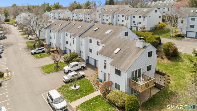 71 Clubhouse Drive 71, Cromwell, CT 06416