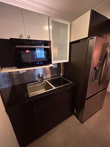 1790 79th St Cswy B110, North Bay Village, FL 33141