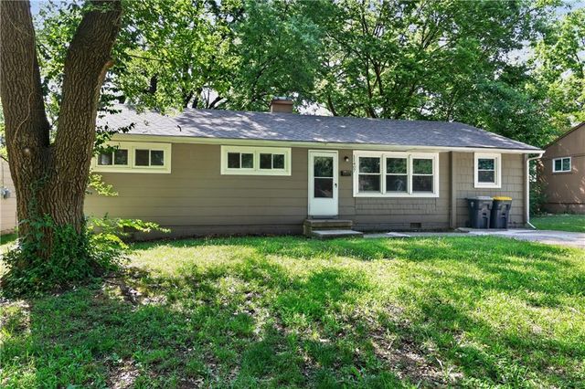 11407 Richmond Avenue, Kansas City, MO 64134