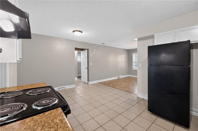 11407 Richmond Avenue, Kansas City, MO 64134