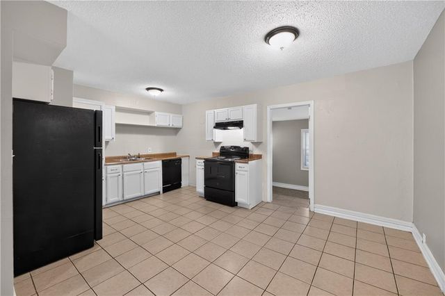 11407 Richmond Avenue, Kansas City, MO 64134