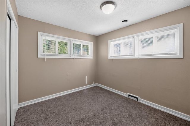 11407 Richmond Avenue, Kansas City, MO 64134