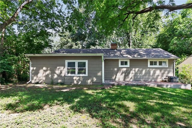 11407 Richmond Avenue, Kansas City, MO 64134