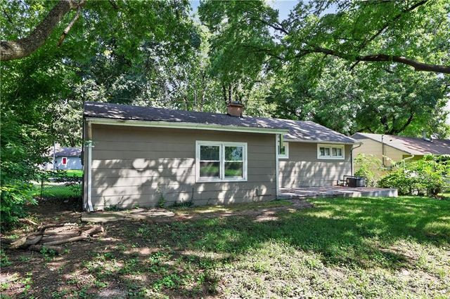 11407 Richmond Avenue, Kansas City, MO 64134
