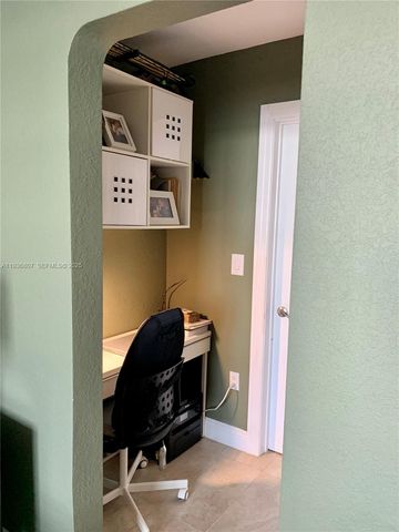 3000 Marcos Dr P512, Aventura, FL 33160