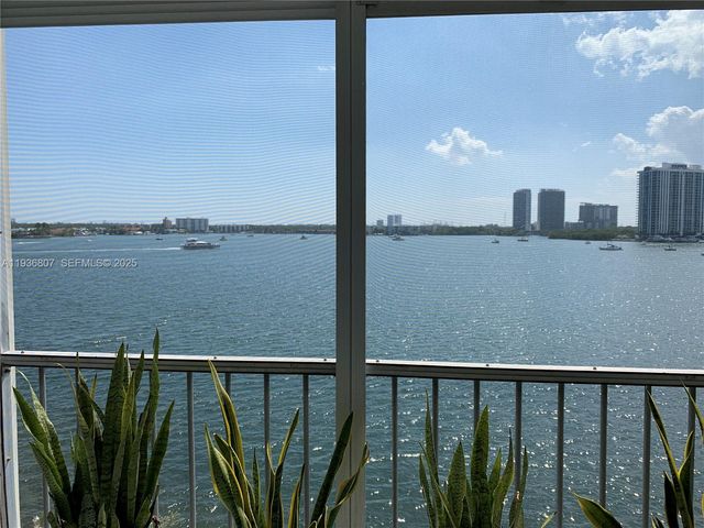 3000 Marcos Dr P512, Aventura, FL 33160