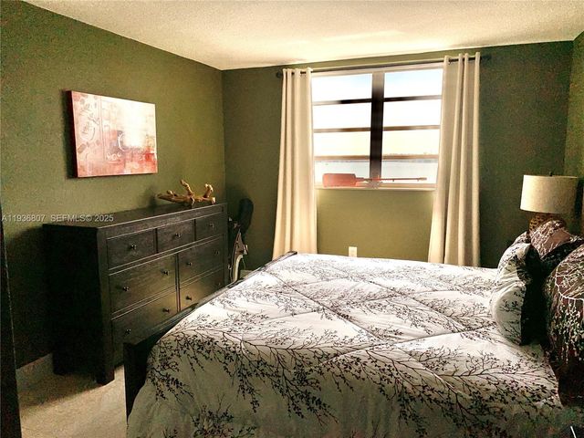 3000 Marcos Dr P512, Aventura, FL 33160