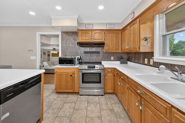 108 Savely Dr, Hendersonville, TN 37075