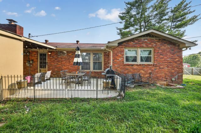 108 Savely Dr, Hendersonville, TN 37075