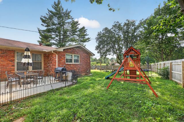 108 Savely Dr, Hendersonville, TN 37075