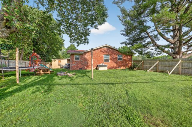 108 Savely Dr, Hendersonville, TN 37075