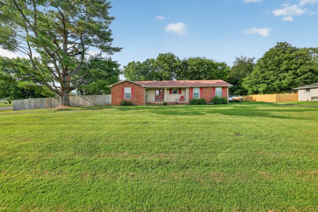 108 Savely Dr, Hendersonville, TN 37075