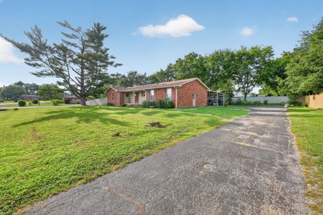 108 Savely Dr, Hendersonville, TN 37075
