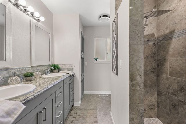 17622 China Gulch Drive, Anderson, CA 96007