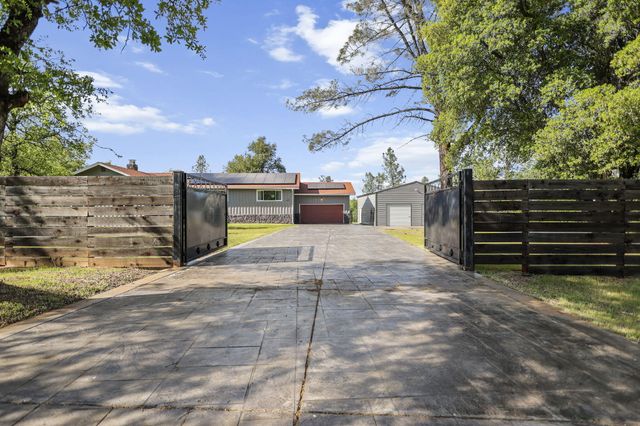 17622 China Gulch Drive, Anderson, CA 96007