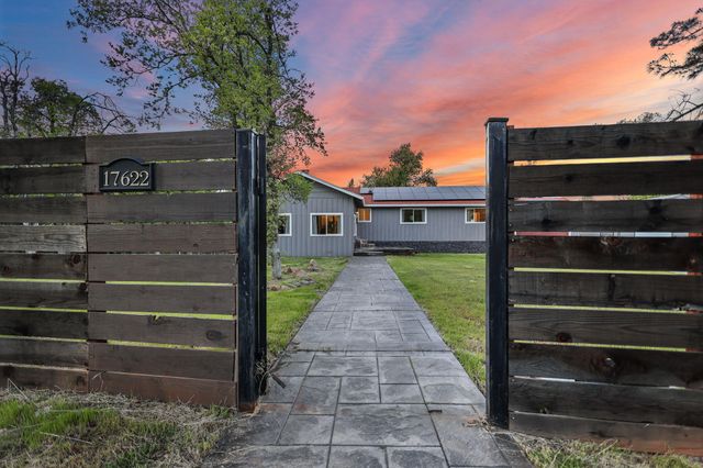 17622 China Gulch Drive, Anderson, CA 96007