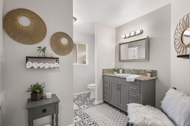 17622 China Gulch Drive, Anderson, CA 96007