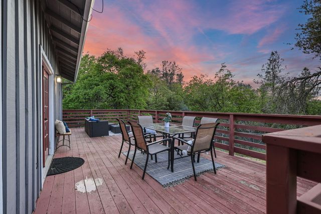 17622 China Gulch Drive, Anderson, CA 96007