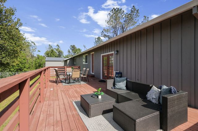 17622 China Gulch Drive, Anderson, CA 96007